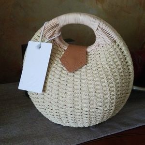 Straw handbag. Brand new